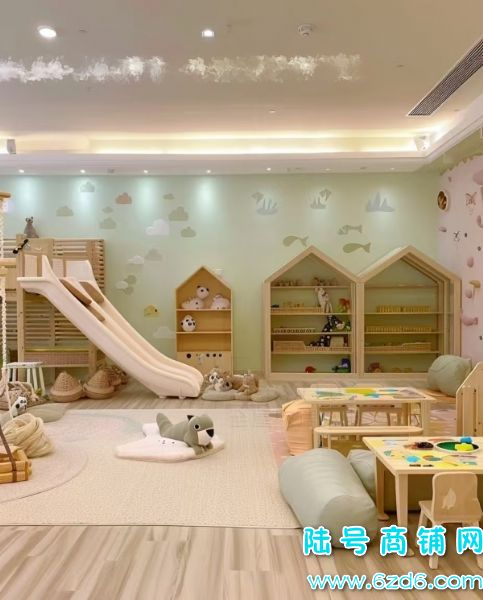 ���������ʳ�����й�����ת�ã�����һ��ĸӤ��Ӿ��ʵ��ͼƬ