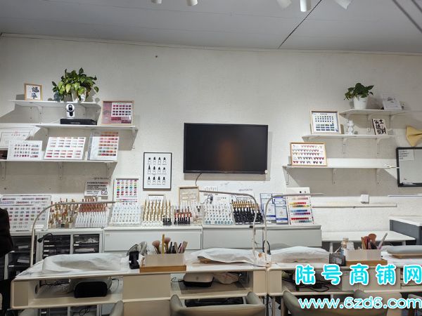 ��½�ţ���ɽ�����Ϸ�·�������㳡���׵���ͻ��ͼ�ת��ʵ��ͼƬ