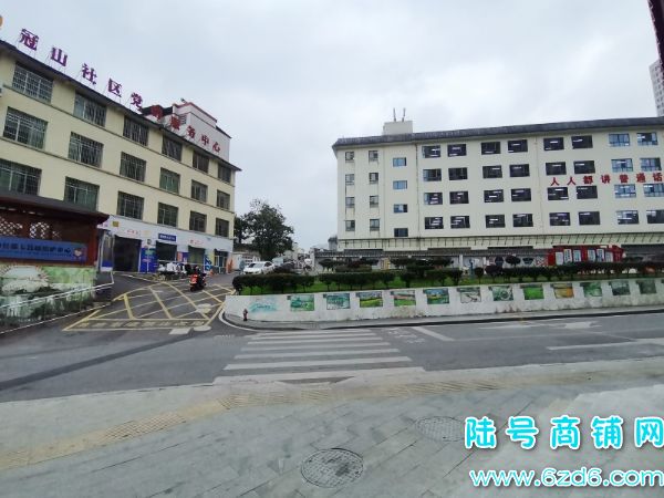 �����ص�һСѧ���ж�¥���������ת�ã��ɿ�תʵ��ͼƬ