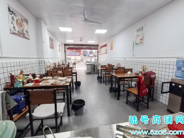 �����ص�һСѧ���ж�¥���������ת�ã��ɿ�תʵ��ͼƬ