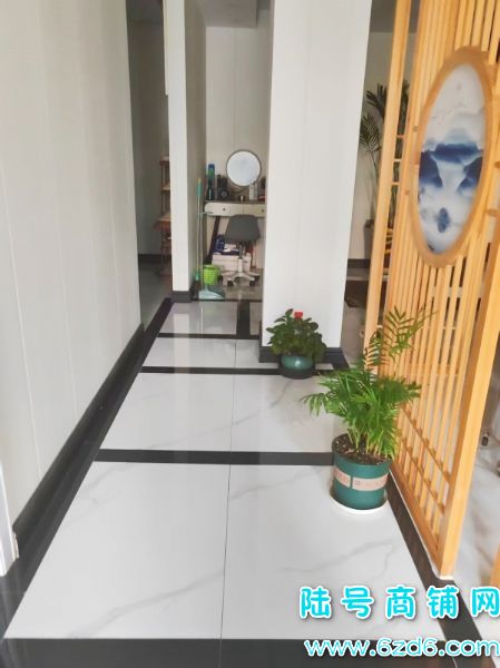 �ĸ������ڵ��񻪹㳡���ٽ�250ƽ��������������ת��ʵ��ͼƬ