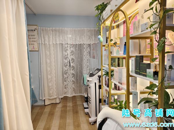 ��½�ţ�������δ������D�����ٽ���������������ת��ʵ��ͼƬ