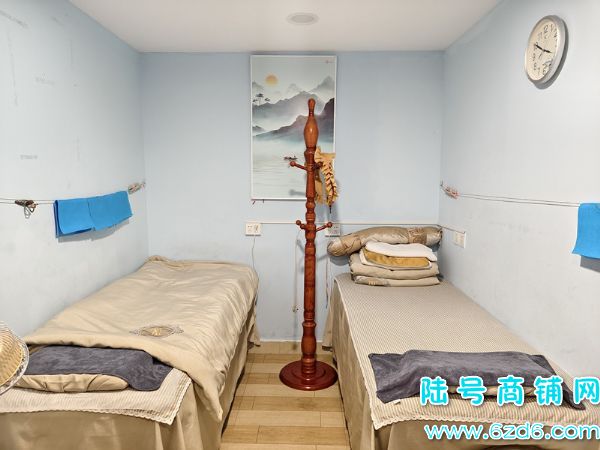 ��½�ţ�������δ������D�����ٽ���������������ת��ʵ��ͼƬ