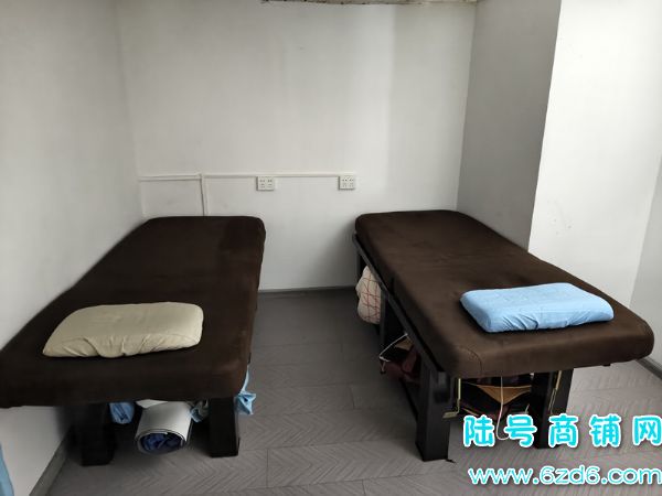 ��½�ţ�������δ������D�����ٽ���������������ת��ʵ��ͼƬ