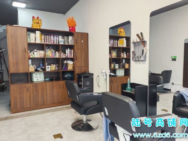 ������ǫ��Ƹ������������ٽ���������ת�ã��ɿ�תʵ��ͼƬ