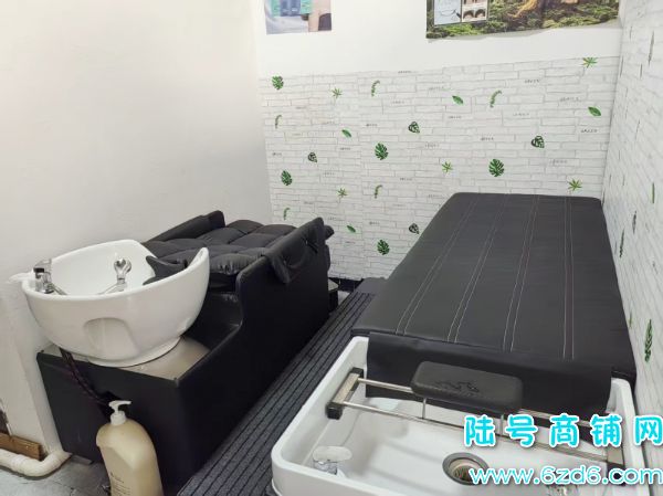 ������ǫ��Ƹ������������ٽ���������ת�ã��ɿ�תʵ��ͼƬ