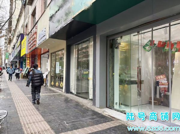 �Ͻ����ǹس����ٽּҾӽ��ĵ�ת�ã����Լ�������һ��תʵ��ͼƬ