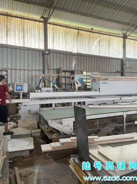 �Ͻ����ǹ��������Žֵ��Ҿӽ��Ĺ���ת��ʵ��ͼƬ