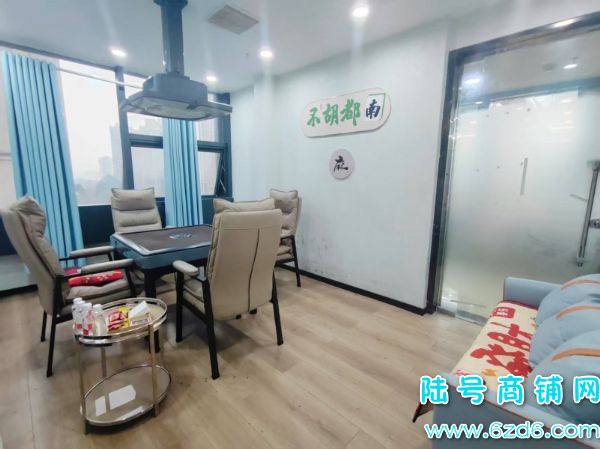 8������ ����԰���ڽ�1������������ת��ʵ��ͼƬ