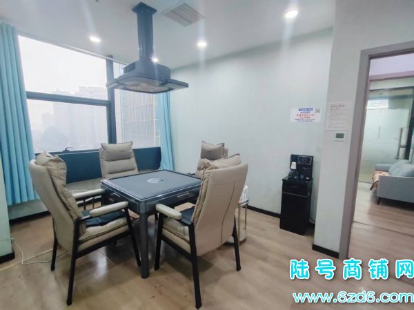 8������ ����԰���ڽ�1������������ת��ʵ��ͼƬ