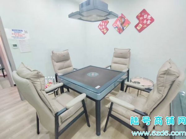 8������ ����԰���ڽ�1������������ת��ʵ��ͼƬ