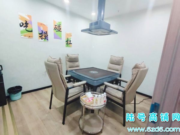 8������ ����԰���ڽ�1������������ת��ʵ��ͼƬ