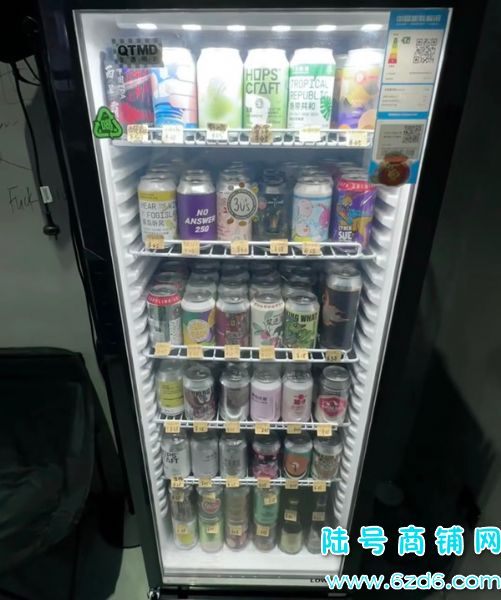 ��½�ţ��������л���·�ɶ�·����С�ƹ�ת�ã������1600��ʵ��ͼƬ