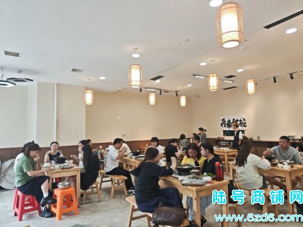 ���Ҵ�ʮ�ֹ�ó��ҵ����120ƽ�ٽֲ�����ת�ã��ɿ�תʵ��ͼƬ