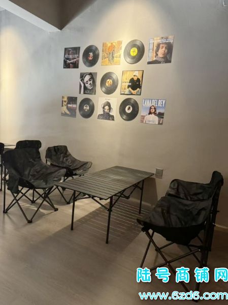 ����ʳ С����ƻ����ٽ־���ơ�Ƴ���ת�ã������ʵ��ͼƬ