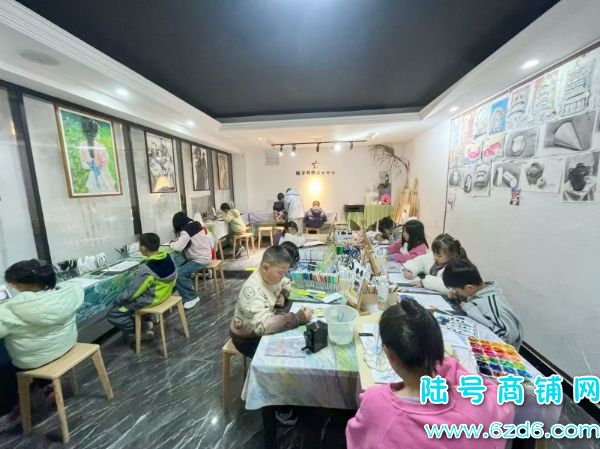 ���ƺ�������ѧУ�ſ�������ѵ����ת�ã���Դ30���ʵ��ͼƬ