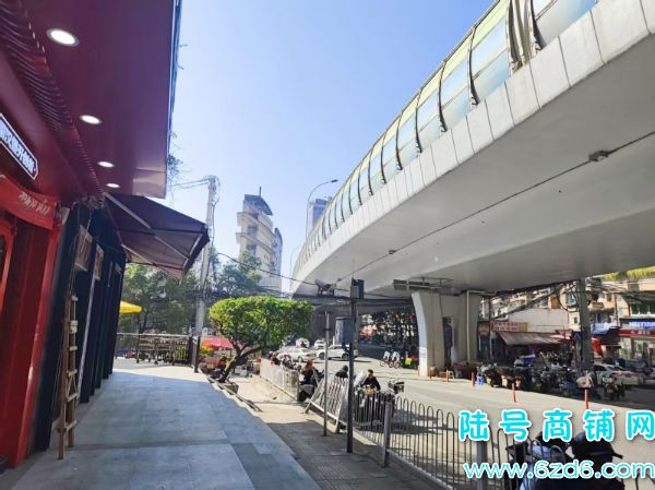 ��������ե������·�ٽֿ���ͷ130ƽ�����ת��ʵ��ͼƬ