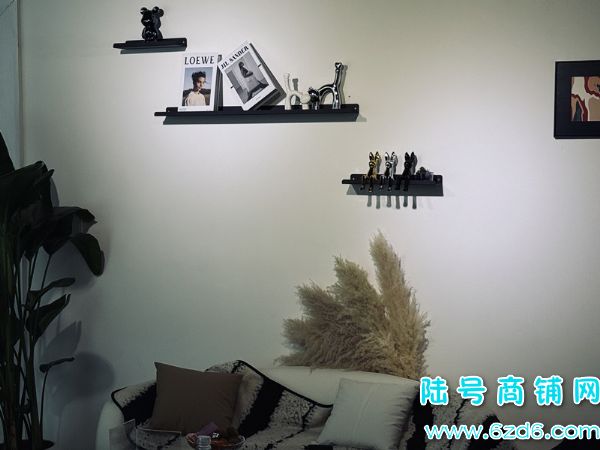 ��½�ţ����������������������޵�ת�ã������ĵض�ʵ��ͼƬ