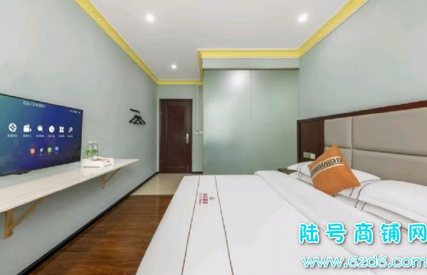 24������ ��Ϫ��ѧʿ·�������ھƵ�ת��ʵ��ͼƬ