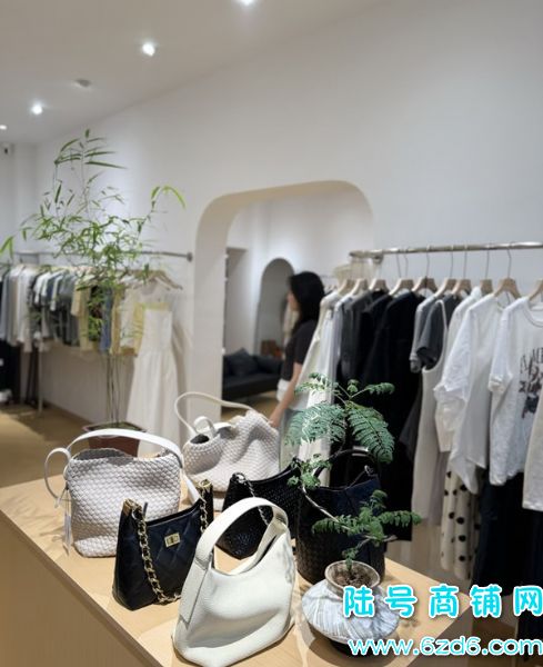 ��½�ţ������в��㳡�ٽַ�װ��ת�ã����ĵض���������ʵ��ͼƬ