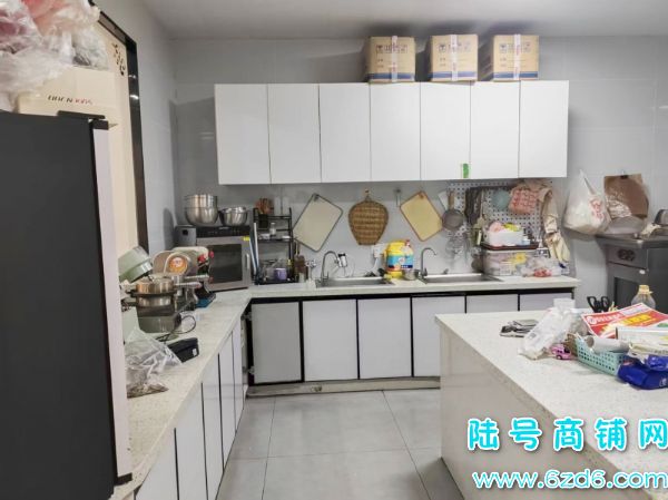 �����ϵ� ��ɽ�����б�����ֹ���ｻ��ڴ�������ת��ʵ��ͼƬ