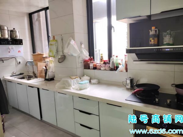 3������һ������ �����л�����������ת�� �г���ʵ��ͼƬ