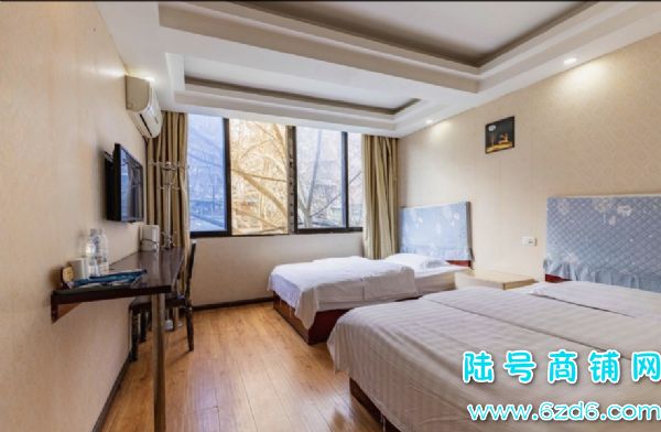 17������ ��Ϫ��ϼ��·�ٽ־Ƶ�ת�ã�֤����ȫʵ��ͼƬ