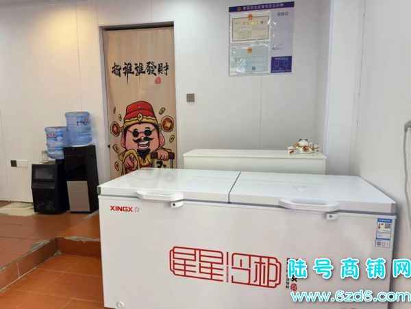 ��½�ţ�����������԰U����ɫС�Ե����ת��ʵ��ͼƬ