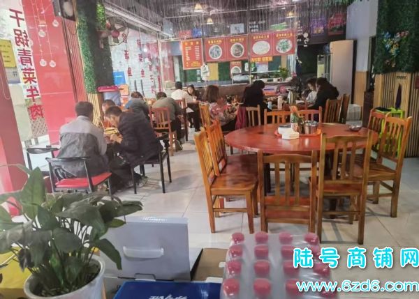 ʮ���ϵ��ڵ�����Ȫ·�ٽ�144ƽ������ת�ã�ͣ������ʵ��ͼƬ