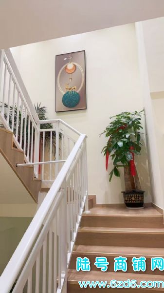 ��������ե���׸ֵ����ڸ����ٽ���������Ժ������ת��ʵ��ͼƬ