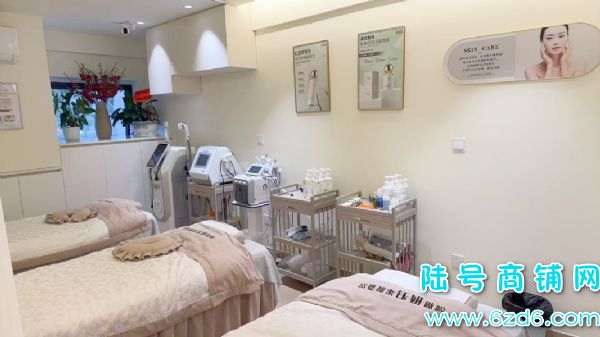 ��������ե���׸ֵ����ڸ����ٽ���������Ժ������ת��ʵ��ͼƬ