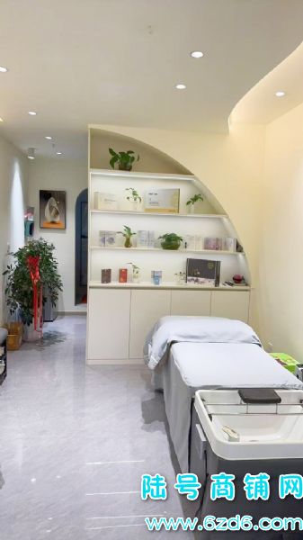 ��������ե���׸ֵ����ڸ����ٽ���������Ժ������ת��ʵ��ͼƬ