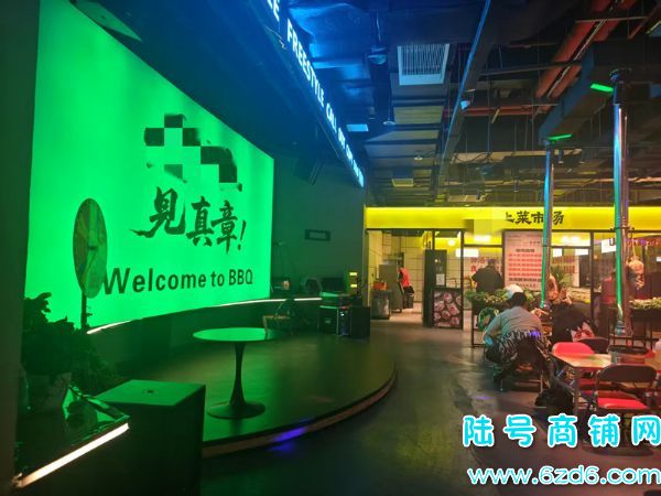 ��½�ţ�����԰����㳡900ƽ��װ������ͷ���������ת��ʵ��ͼƬ