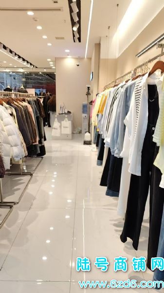 ����԰���ֽ���90ƽ��װ��ת�ã�����תҲ�ɿ�תʵ��ͼƬ