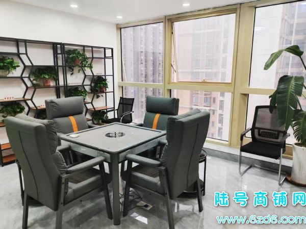 �ĸ����� ����԰�����㳡3��������ת�ã�һ������ʵ��ͼƬ