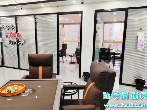 �ĸ����� ����԰�����㳡3��������ת�ã�һ������ʵ��ͼƬ