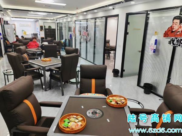 �ĸ����� ����԰�����㳡3��������ת�ã�һ������ʵ��ͼƬ