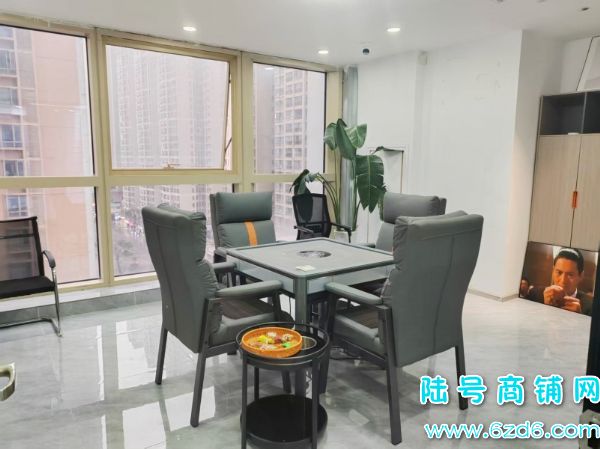 �ĸ����� ����԰�����㳡3��������ת�ã�һ������ʵ��ͼƬ