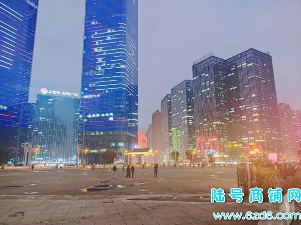 �ĸ����� ����԰�����㳡3��������ת�ã�һ������ʵ��ͼƬ