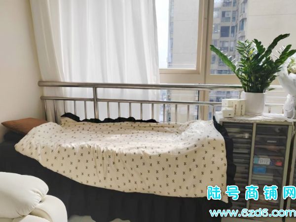 ����԰�����㳡2��60ƽ��װ���������׵�ת��ʵ��ͼƬ