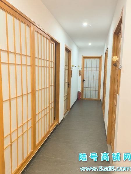 ��ɽ���̵���ʢ�ٽ���¥230ƽ�߶���ԡ��������ת��ʵ��ͼƬ