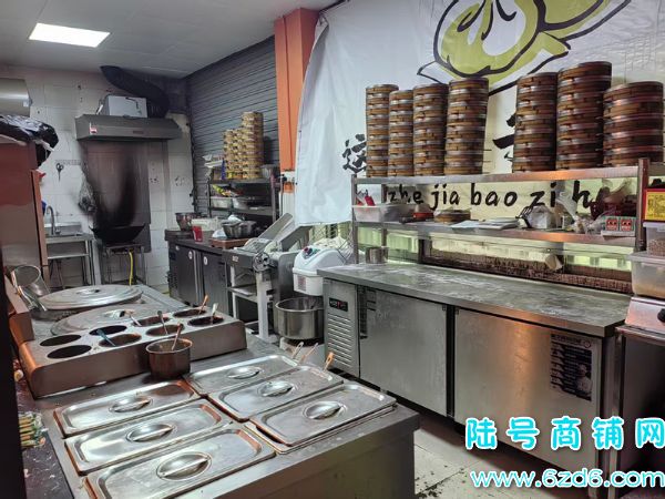 ��½�ţ�Ϣ���ؽ�ͨ·����Сѧ���ſ��ٽֲ�����ת�ã��ɿ�תʵ��ͼƬ