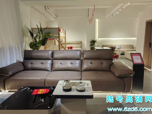 ��½�ţ�������������·ʮ������ͷ�Ҿӵ�ת�ã��ſھ���ͣ��ʵ��ͼƬ