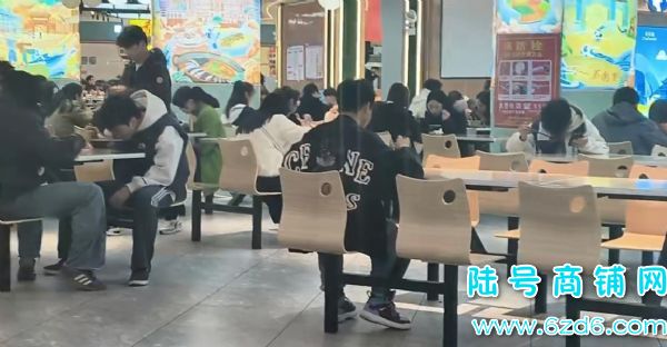 ��½�ţ���Ϫ�����������ѧ��У��ʳ�õ���ת��ʵ��ͼƬ