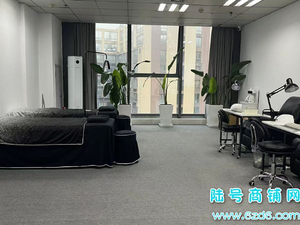 ��½�ţ�����������԰�����������������޵�ת��ʵ��ͼƬ