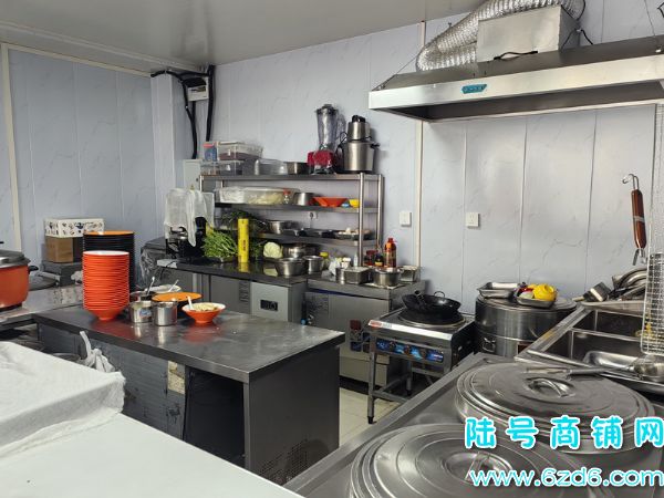 ��½�ţ�Ϣ���ؿ��׳�B��������ת�ã��Ա߾�����Сѧʵ��ͼƬ