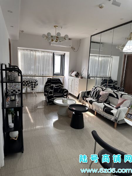 ��½�ţ�С����ƺ����仪ͥ����Ժת�ã�������1800ÿ��ʵ��ͼƬ