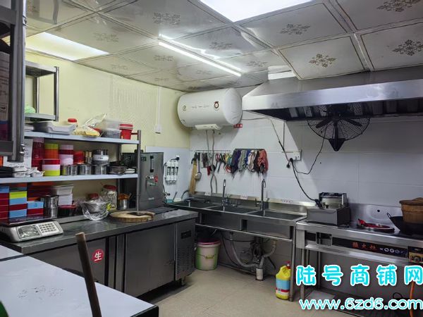 ��½�ţ���Ϫ��������һ���쾳С���ſڲ�����ת��ʵ��ͼƬ