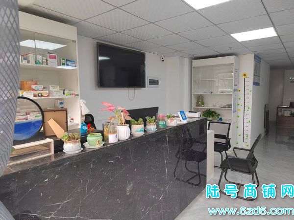 ��½�ţ�С�Ӿ������ڴ�������ת�ã�֤����ȫ�ܱ���ͬ��ʵ��ͼƬ