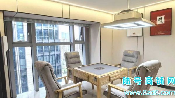 8������ ��ɽ�����б��ָ߶˼��˵�����������ת��ʵ��ͼƬ